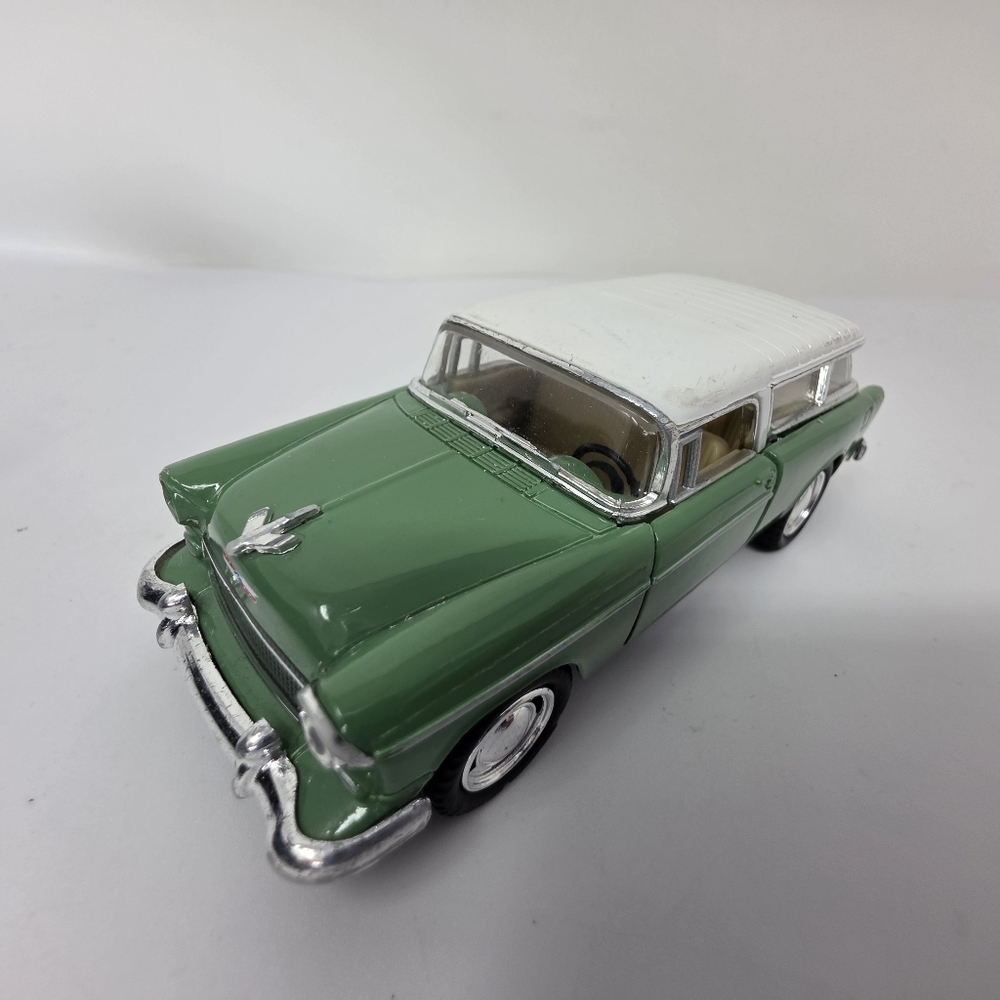 1955 Chevy Nomad Chevrolet Kinsmart Scale 1/40 Car Vehicle